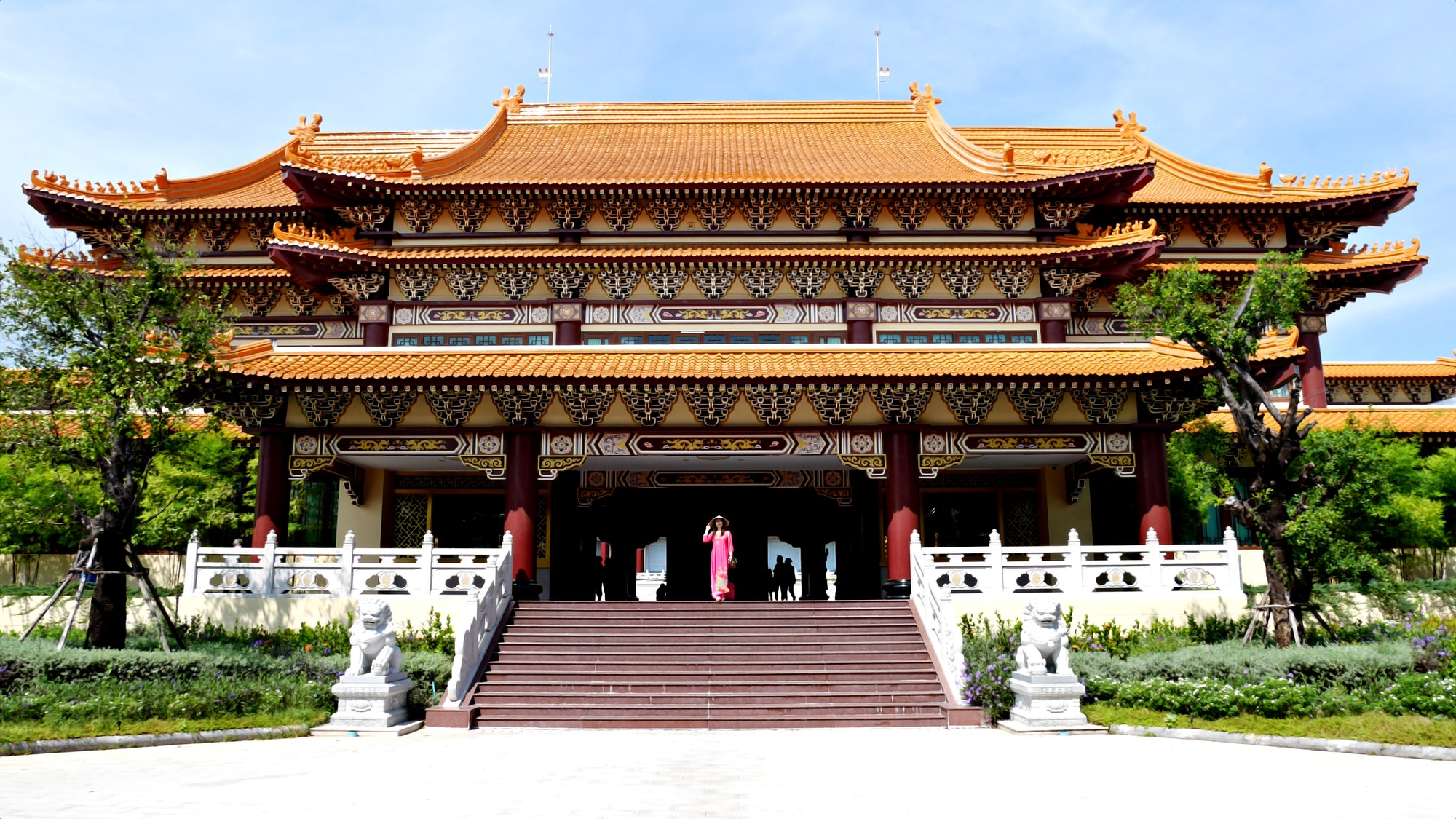 Vietnam woman at the temple